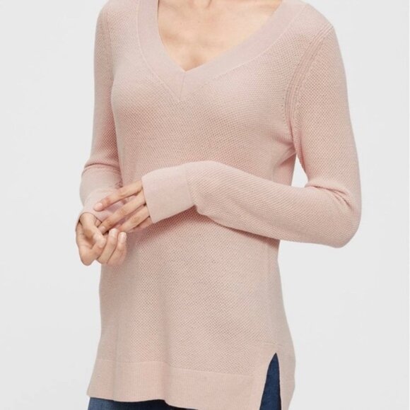 GAP Womens Large Vneck Brooklyn Merino Wool Dull Rose Sweater - Picture 1 of 13